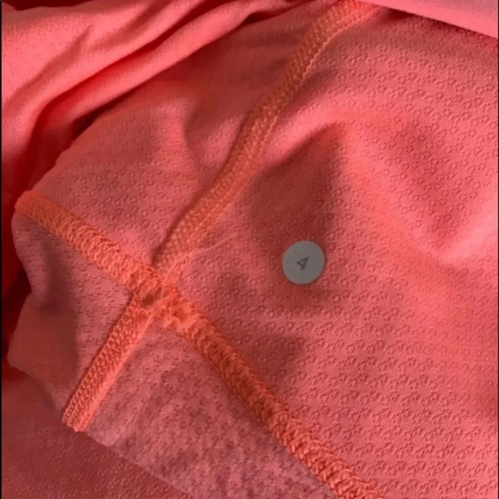 Lululemon top - Picture 4 of 4